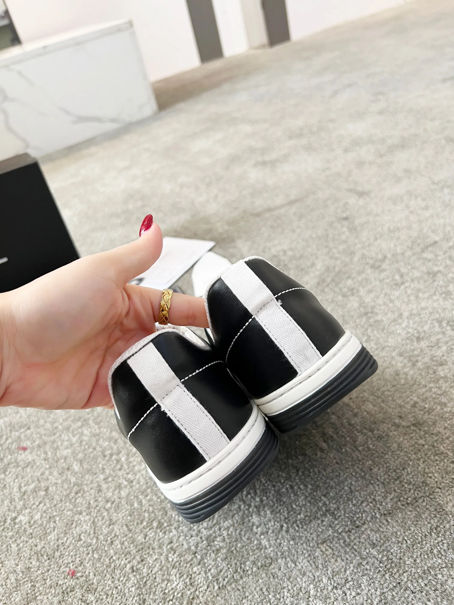 👟👟Ex-factory price 560👟👟 Chanel 2025c new casual sports shoes and sneakers, super beautiful color, very versatile, super comfortable, full of little fragrance, classic, durable and versatile, (cowhide, original outsole, good resilience) Size: 35-40